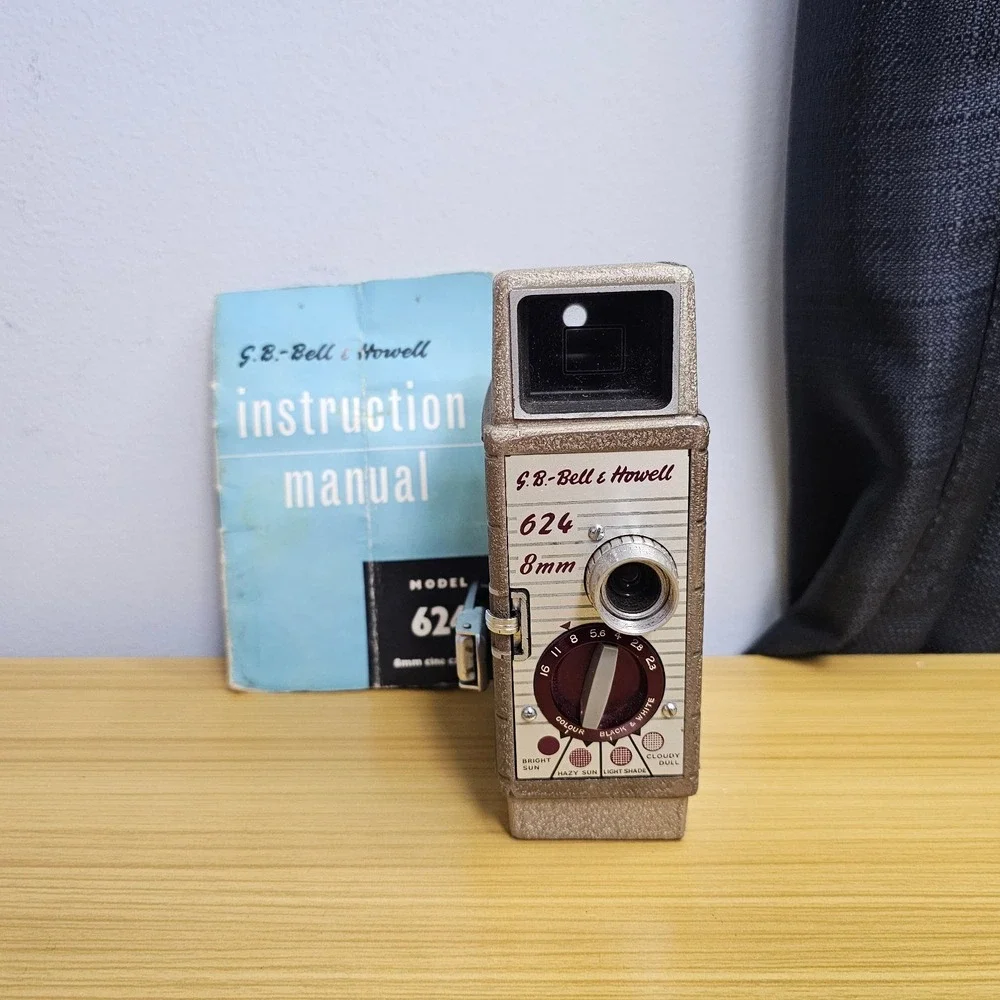 Vintage Bell & Howell Model 624 8mm Movie Camera‎ Case Instruction Manual